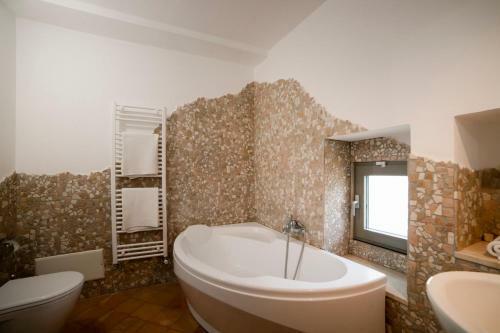 Cannole Villa Sleeps 21 With Pool And Air Con