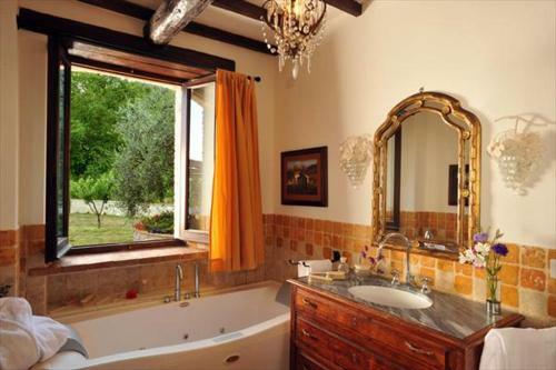 Canonica Villa Sleeps 6 Pool Air Con Wifi