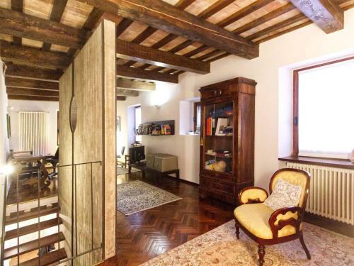Rustic Holiday Home In Cantiano Near Centre