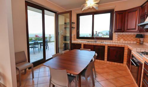 Scafa Villa Sleeps 6 Pool Air Con Wifi