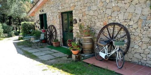Tenuta Sella E Mosca Villa Sleeps 2 Pool T805800
