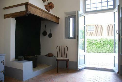 Castelfiorentino Villa Sleeps 4 Pool