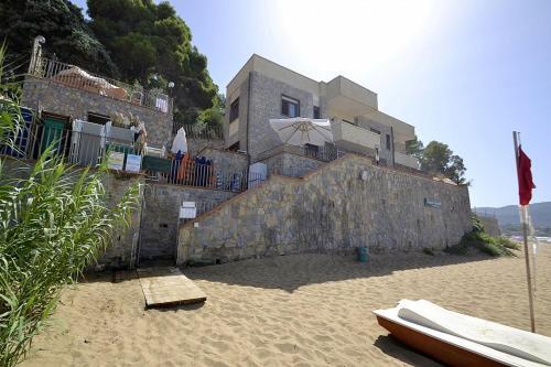 Castellabate Villa Sleeps 4 With Air Con