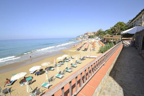 Castellabate Villa Sleeps 4 With Air Con