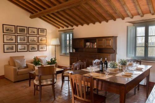 Lilliano Villa Sleeps 8 Pool Wifi