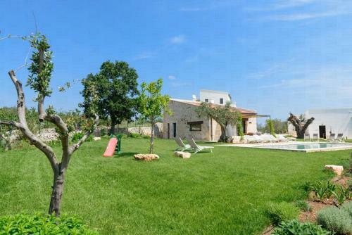 Helloapulia - Villa "i Trulli L'aia Di Cucumo"