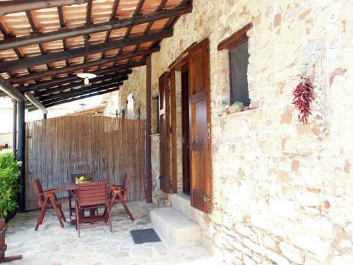 Villa Rustic Apartment In Velia With Garden