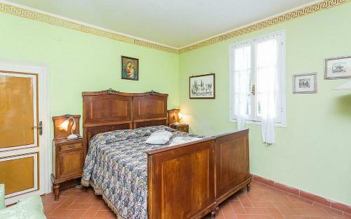 Castiglione Del Lago Villa Sleeps 12 Pool