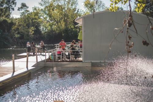 Floating House Emb� Experience