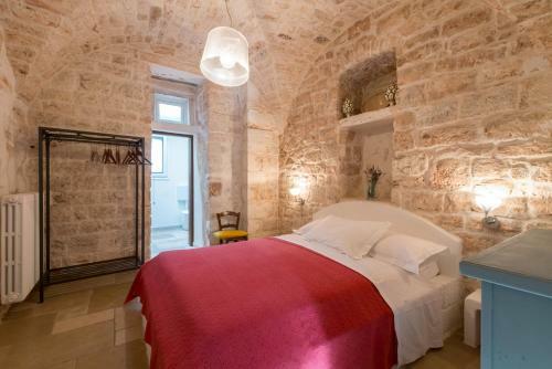 Ceglie Messapica Villa Sleeps 8 With Pool And Air Con