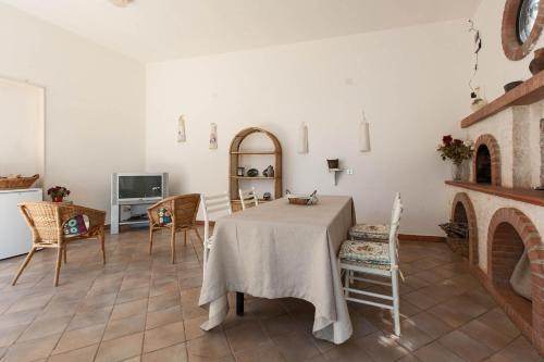 Ceglie Messapica Villa Sleeps 12 Pool Wifi