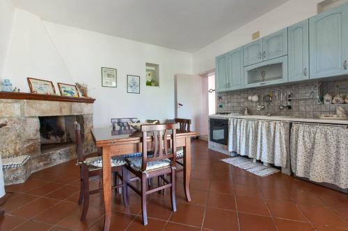 Ceglie Messapica Villa Sleeps 12 Pool Wifi