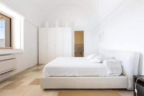 Grieco Villa Sleeps 12 With Pool Air Con And Wifi