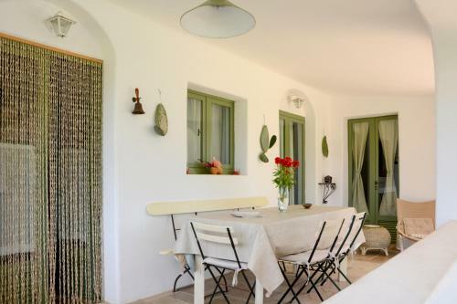 Pascarosa Villa Sleeps 8 With Pool