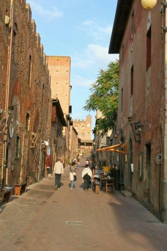 Certaldo Apartment Sleeps 3 With Wifi