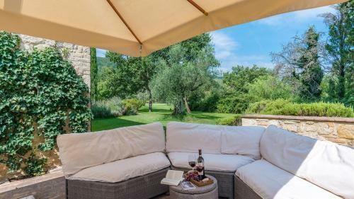 Villa Santo Stefano 10
