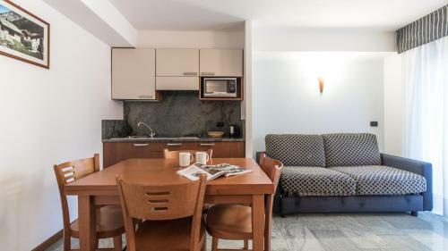Pizzo Scalino Apartments