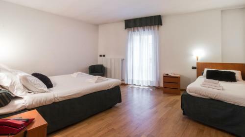 Pizzo Scalino Apartments