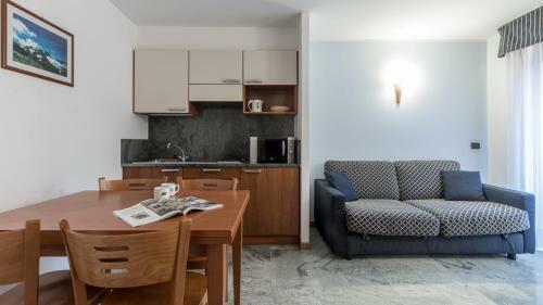 Pizzo Scalino Apartments