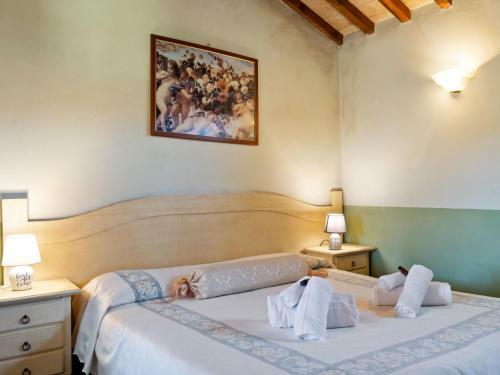 Quaint Cottage In Citt� Della Pieve With Swimming Pool