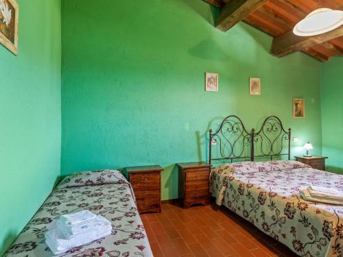 Rustic Holiday Home In Citt� Di Castello With Swimming Pool