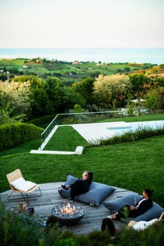 Civitanova Alta Villa Sleeps 20 With Pool And Air Con
