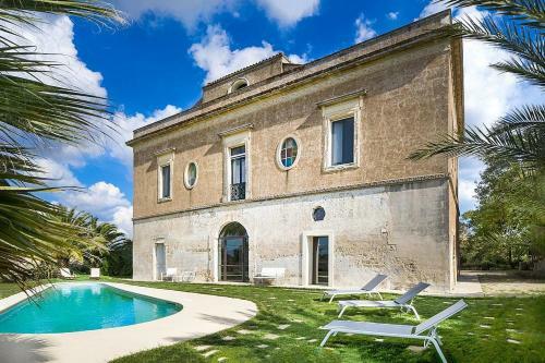 Collepasso Villa Sleeps 13 Pool Air Con Wifi