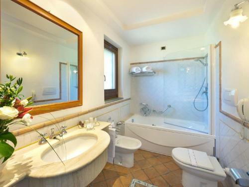 Classy Holiday Home In Collazzone With Whirlpool