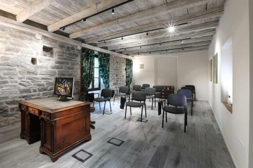 Hostal Suites&atelier Lake Como