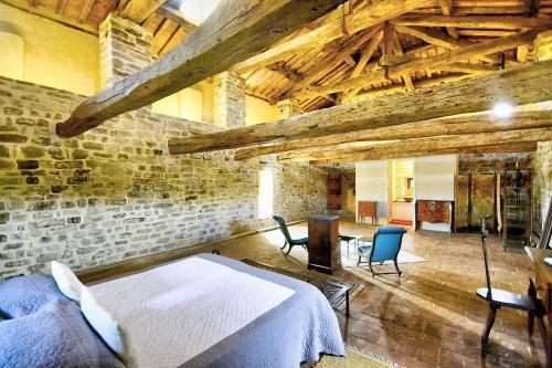 Case Colle Villa Sleeps 30 With Pool And Air Con