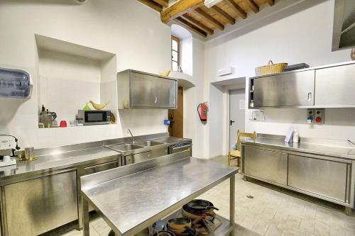 Case Colle Villa Sleeps 30 With Pool And Air Con