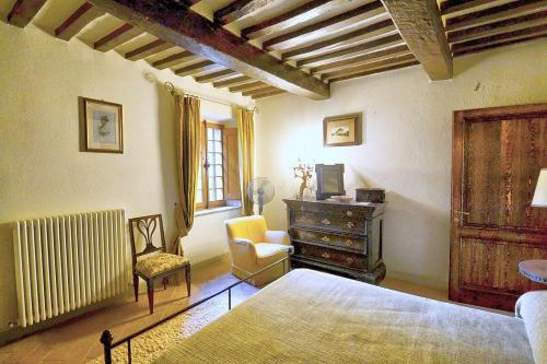 Case Colle Villa Sleeps 30 With Pool And Air Con