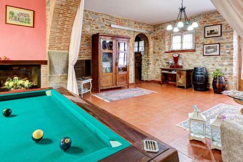 Fratticciola Villa Sleeps 26 Pool Air Con Wifi
