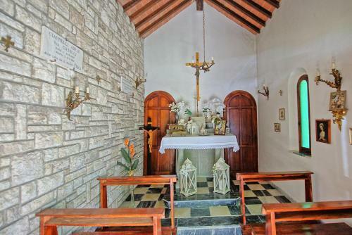 Montecchio Apartment Sleeps 6 With Pool
