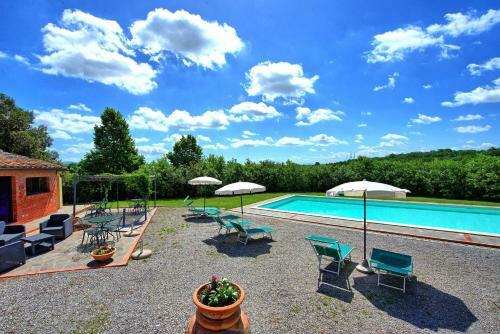 Montecchio Apartment Sleeps 6 With Pool