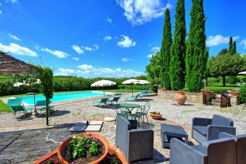 Montecchio Apartment Sleeps 6 With Pool