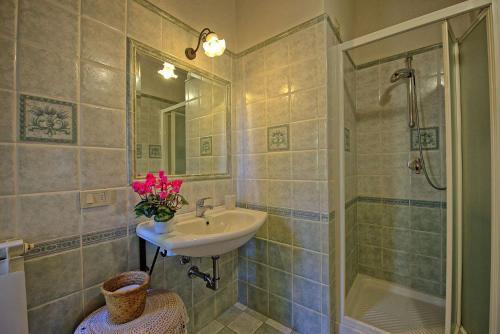 Montecchio Apartment Sleeps 2 With Pool