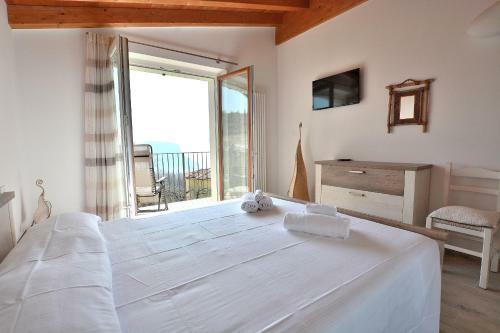 Blue Apartment In Marciaga Di Costermano