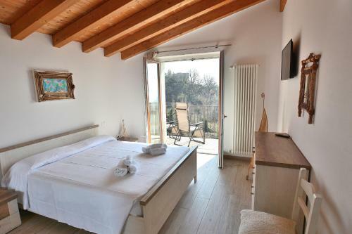 Blue Apartment In Marciaga Di Costermano