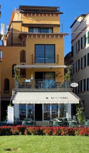 Molino Apartments