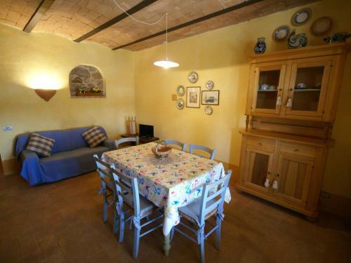 Garden-view Villa In Fabro With Swimming Pool