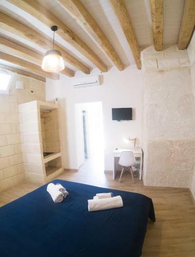 Hostal Cave Garden Rooms