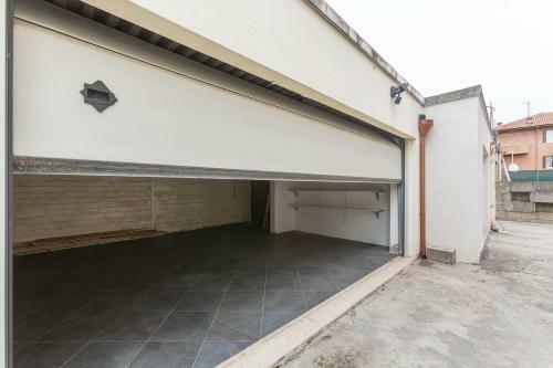Passega Modern Apartment Con Garage!