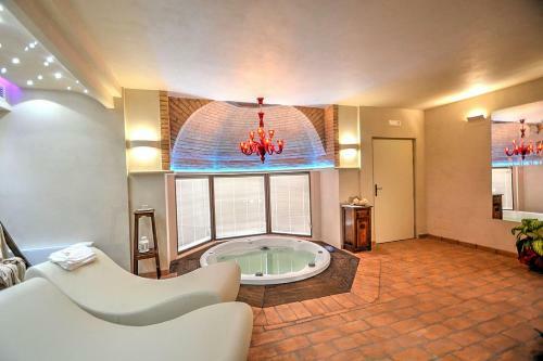 Fiordini Villa Sleeps 4 Pool Air Con Wifi