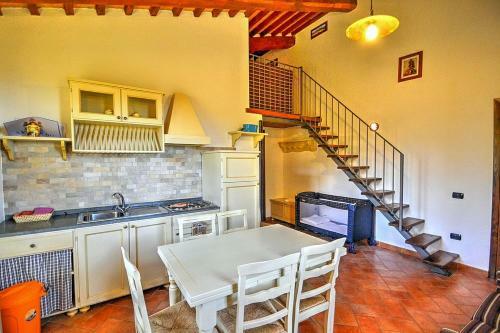 Fiordini Villa Sleeps 4 Pool Air Con Wifi