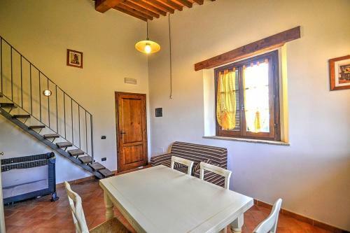Fiordini Villa Sleeps 4 Pool Air Con Wifi
