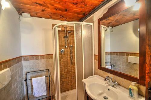 Fiordini Villa Sleeps 5 Pool Air Con Wifi