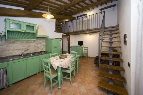 Fiordini Villa Sleeps 5 Pool Air Con Wifi