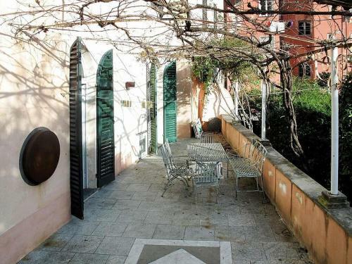 Finale Ligure Villa Sleeps 8