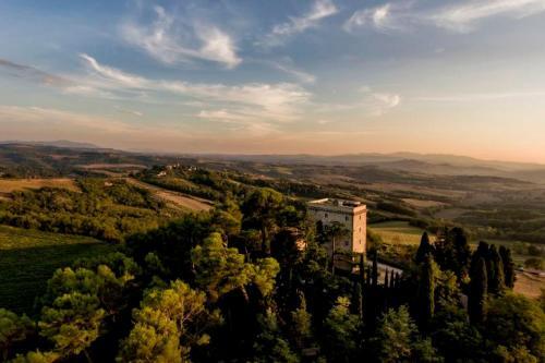 Frontignano Villa Sleeps 12 With Pool Air Con And Wifi